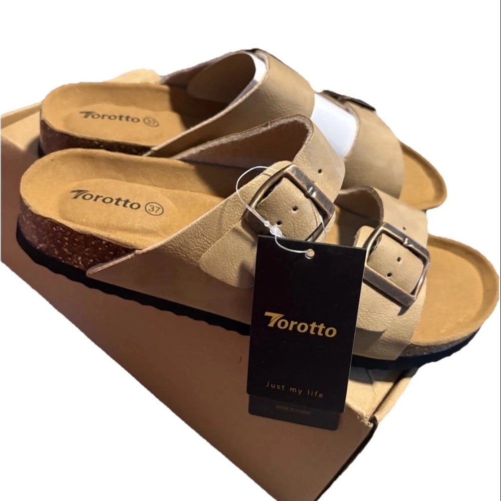 Torotto Beige Double-Buckle Slide Sandals women’s size 6.5 NEW W/Box